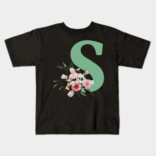 Letter S green with colorful flowers Kids T-Shirt